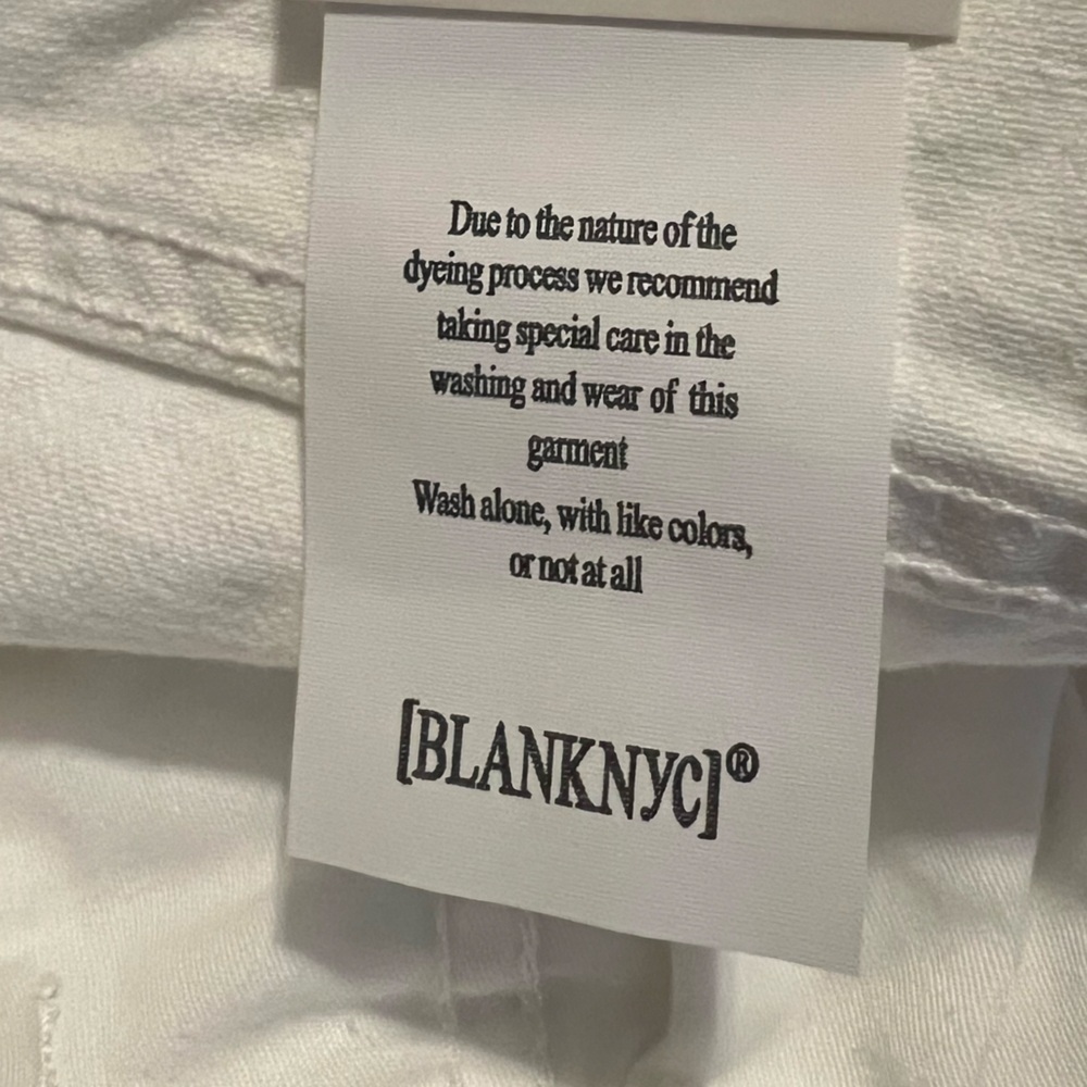 🌻BLANK NYC White Eyelet Denim Shorts - Picture 5 of 6